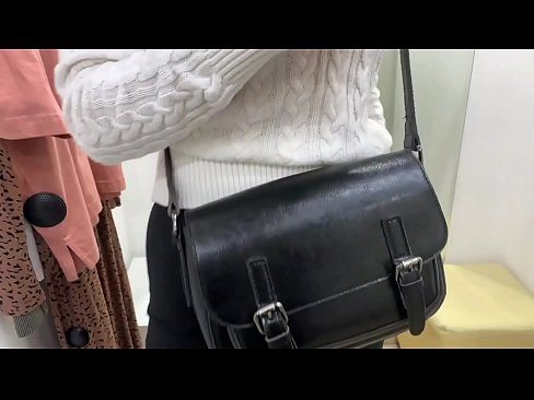 ❤️ Публічна мастурбація молодої сучки FeralBerry фалоімітатором у примірочній ❤ Якісний секс у нас ️❤