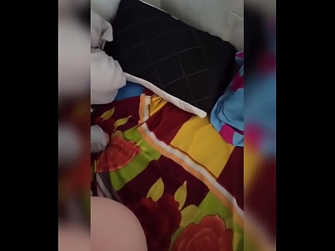 ❤️ Моя сусідка по кімнаті залишається вдома одна, тому що її чоловік їде у відпустку, а я користуюся можливістю трахнути її і наповнювати її дупу молоком ❤ Якісний секс у нас ️❤